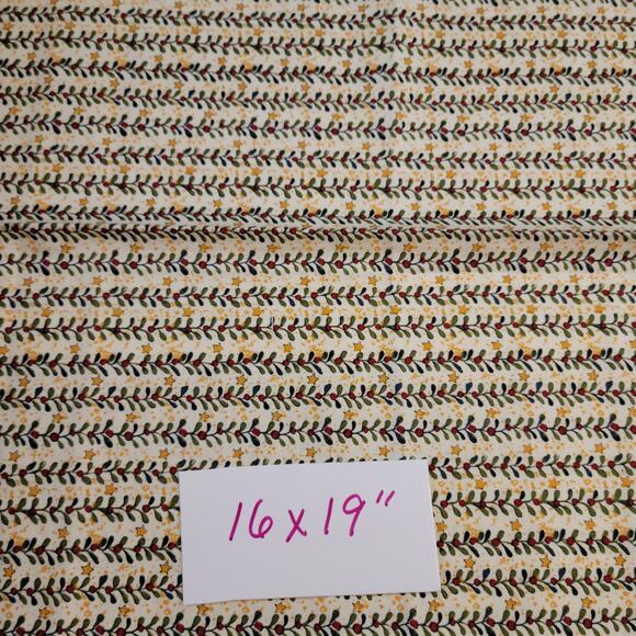 Cotton Fabric Lot Christmas Holly Green Red Floral Print 7 Pc Quilting Crafts - Picture 3 of 16